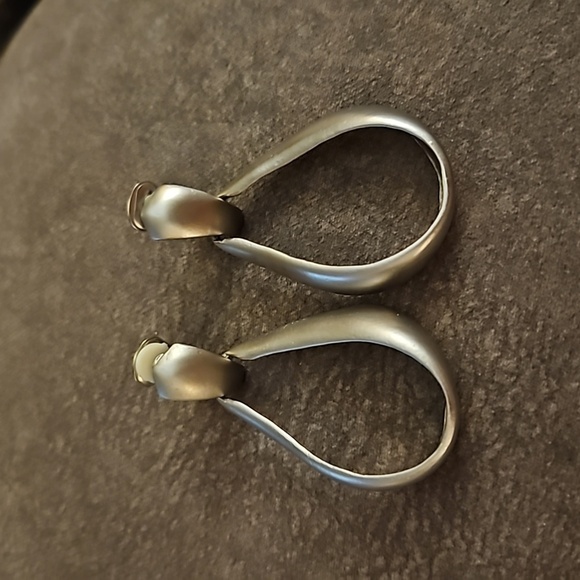 VTG Matte Long Hoop Doorknocker Atomic Modernist Baddie Clip-on Earrings - Picture 2 of 4